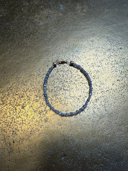 Delicate Beaded Bracelet - Labradorite