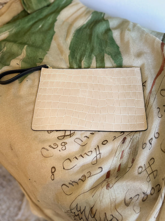 Oscar Beach Wristlet